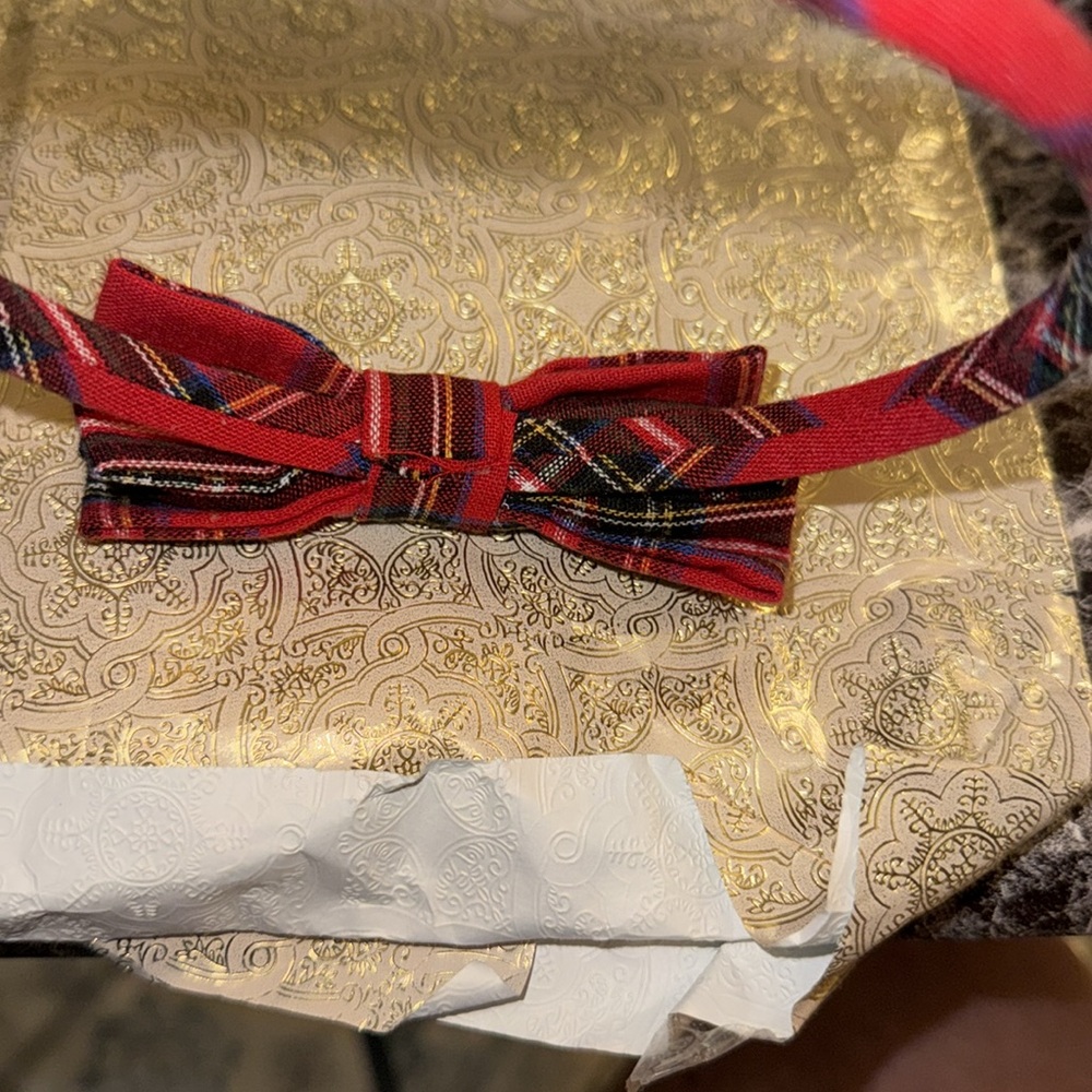J. Crew tartan red plain bow headband. Perfect for a young girl  😍